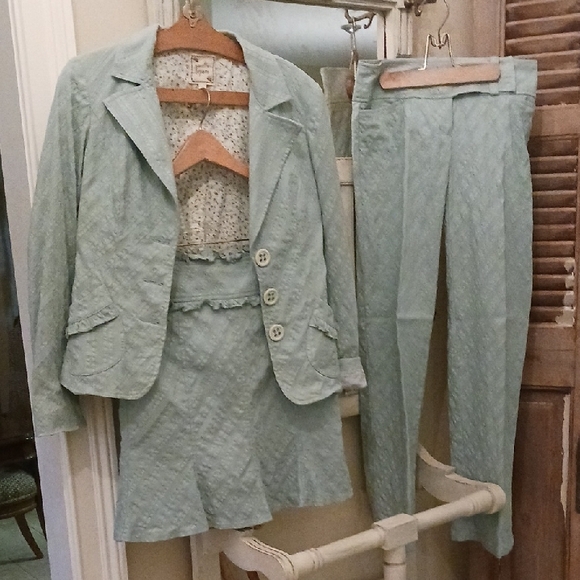 Nanette Lepore Adorable Aqua Suit; Jacket, Skirt, Flared Pant - Picture 2 of 16